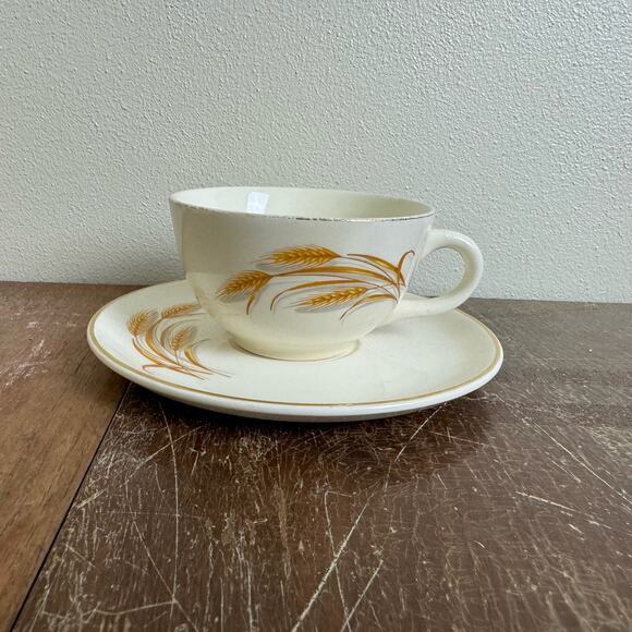 Homer Laughlin Golden Wheat VINTAGE 24K Gold Accent Tea cup &‎ saucer - Picture 1 of 13